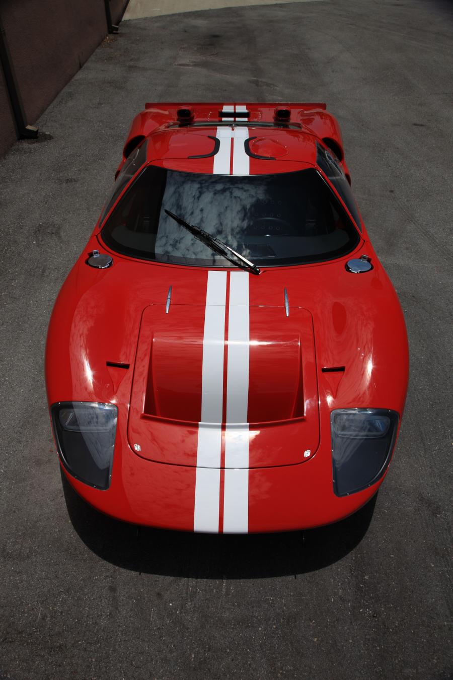  Ford GT40 Superformance Replica 1966 года  (фото 2 из 9)